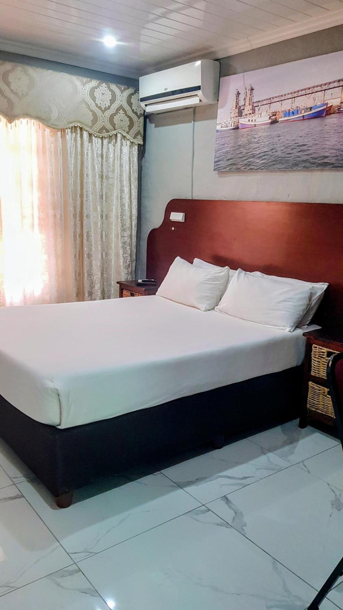 Rainbow Guest House And Tours Uitenhage Exterior foto